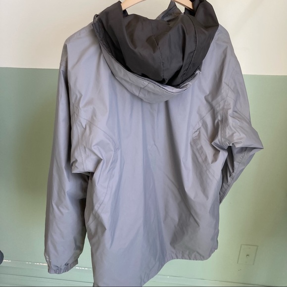 Columbia Omni-Tech waterproof breathable Rain jacket, M - Picture 3 of 8